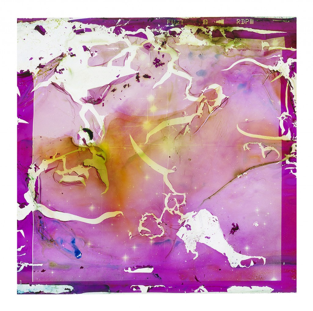 Fotka Krabí mlhoviny požíraná bakterií nalezenou na stole v restauraci U Červeného humra (New Media Art 5 – Parasitic Art/Glitch I)