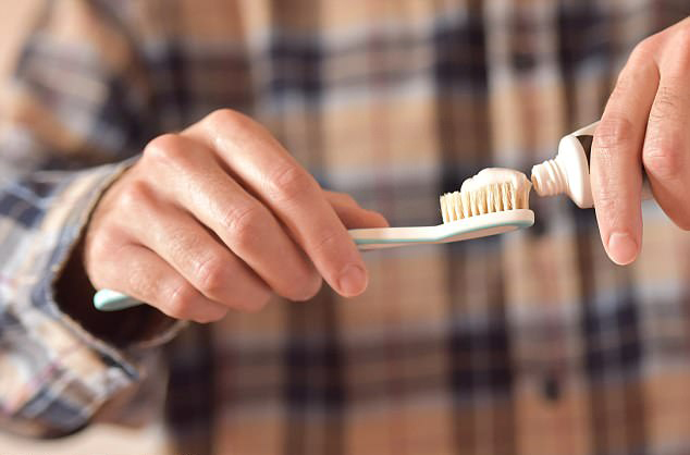 Důchodce vyřešil známý matematický problém během čištění zubů